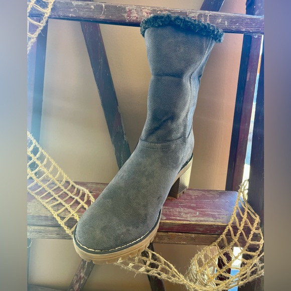 Grey Fun boot! - Picture 4 of 7